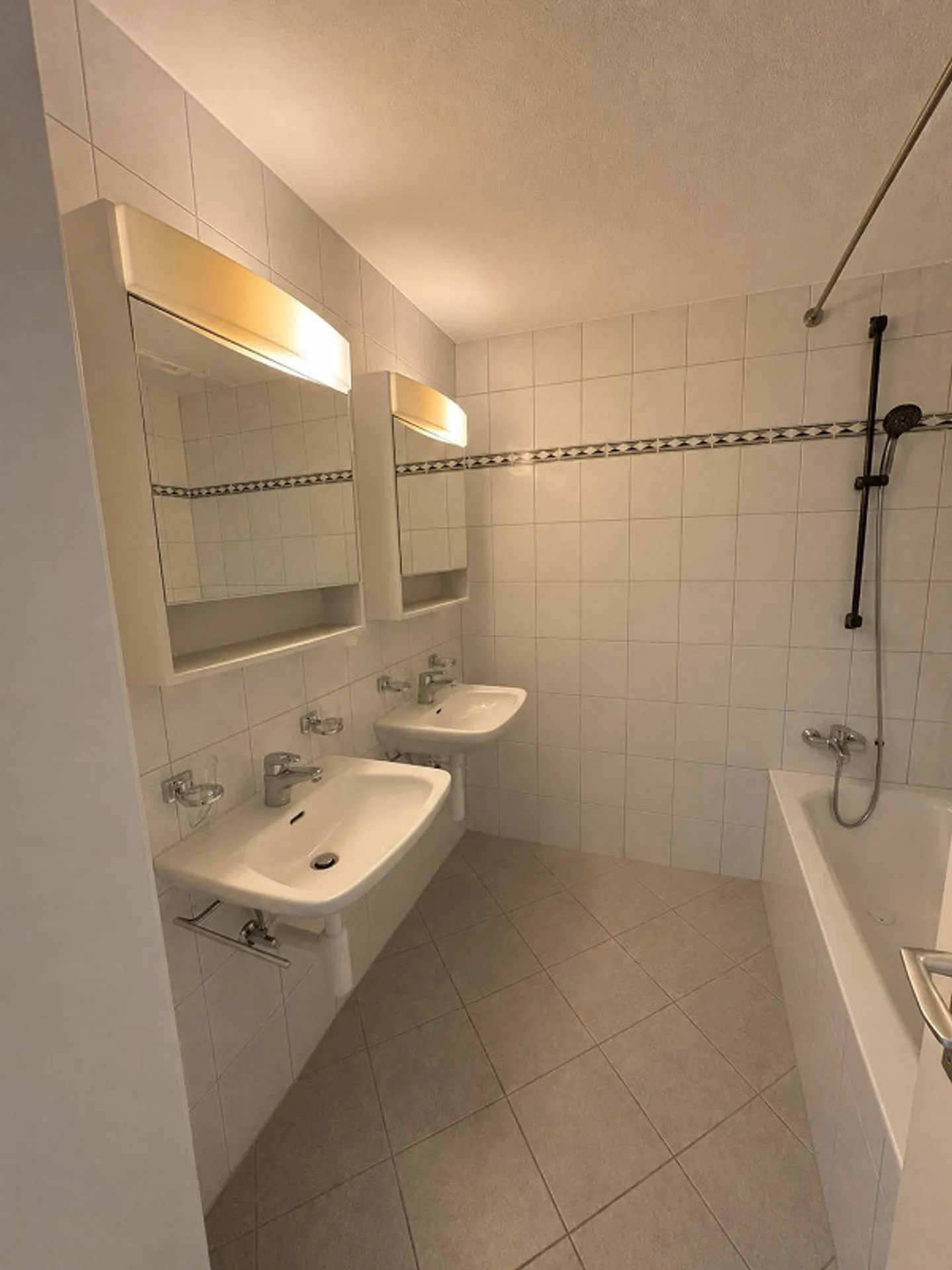 Modernes Apartment mit Aussicht - Foto 4 von 9