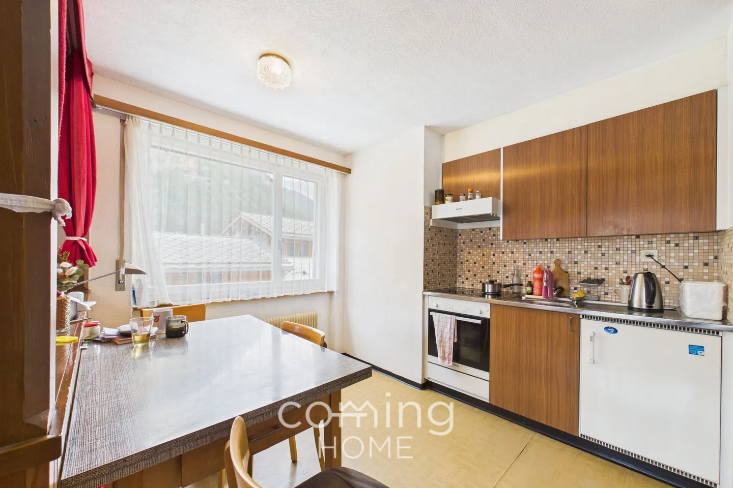 Charming 3.5-room apartment in Saas-Almagell, ideal as a holiday home - Photo 2 of 13