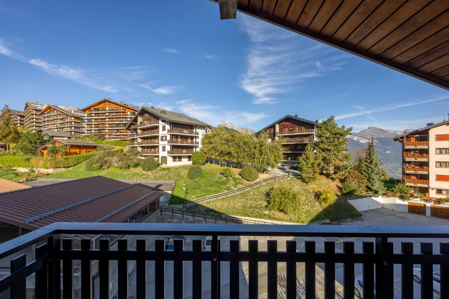 Magnificent renovated penthouse in the center of the resort - Photo 13 of 14