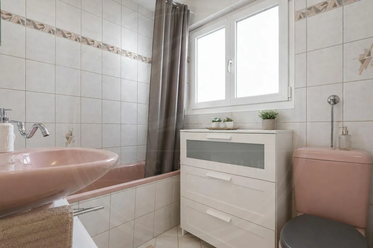 VENDUTO - Casa unifamiliare con possibilità di ampliamento e design - Foto 9 di 16