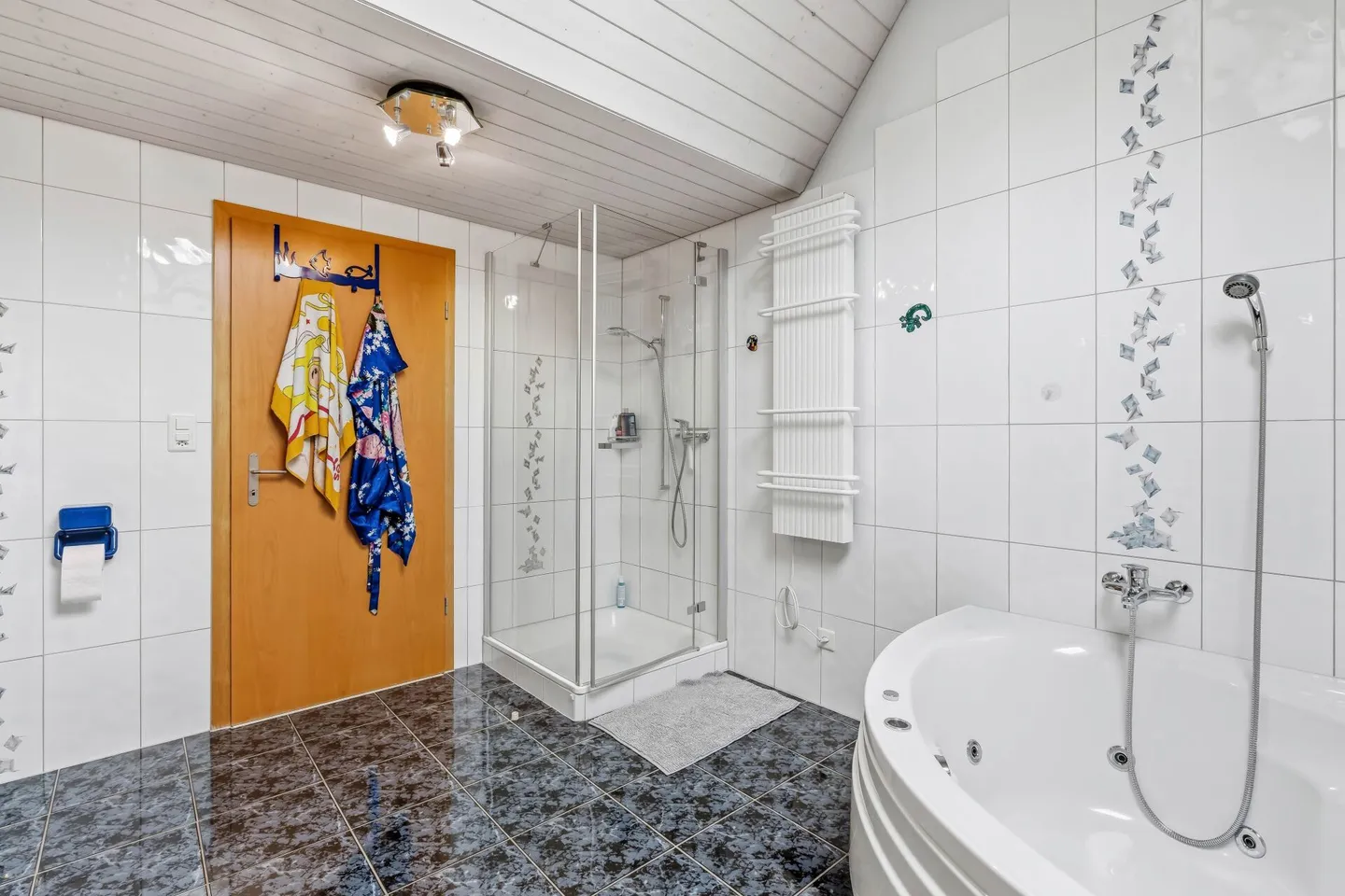 Grosszügiges Einfamilienhaus mit Wohnung - Foto 13 von 20