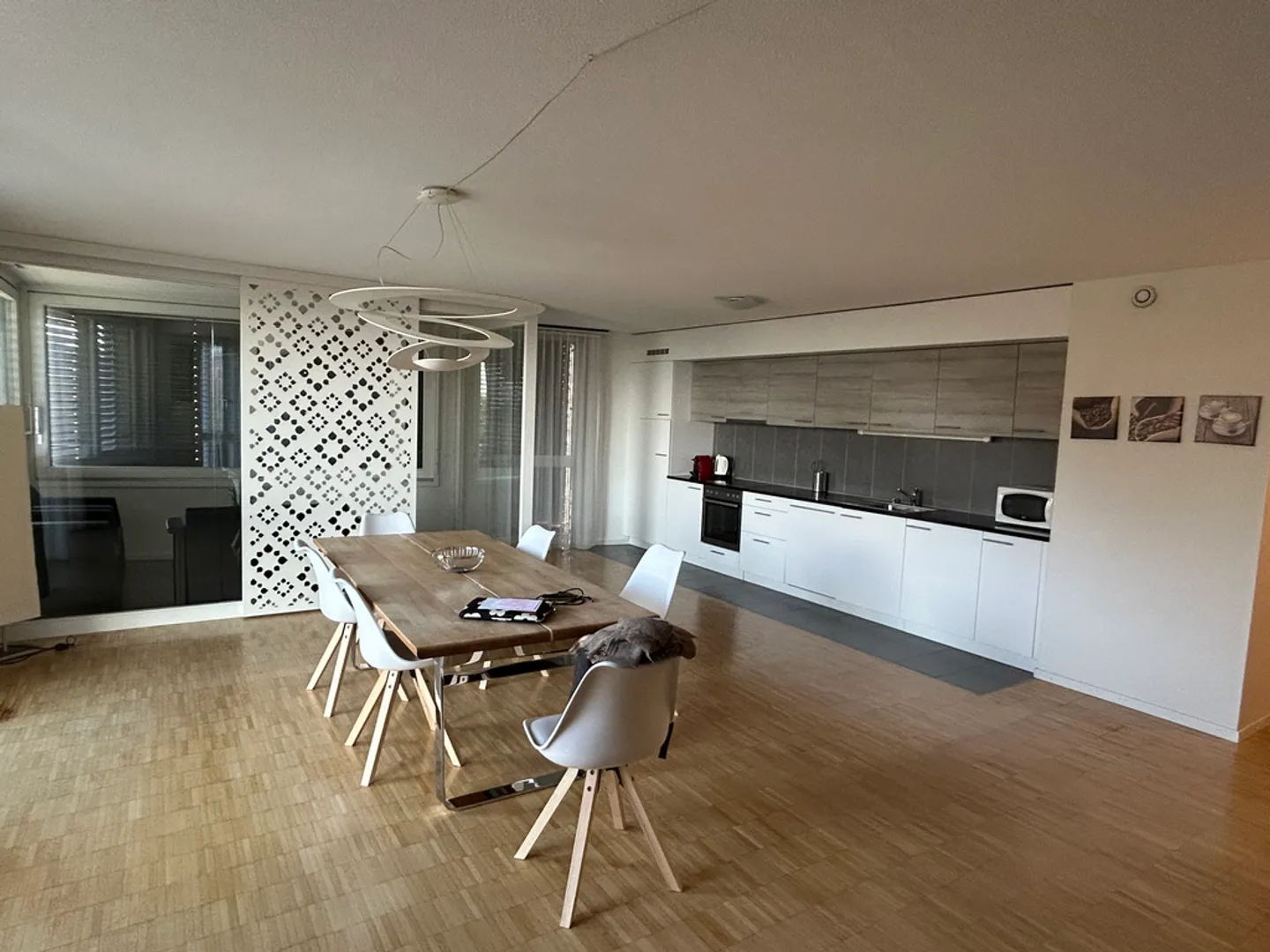 Appartement spacieux 4.5 pièces - Photo 2 sur 9