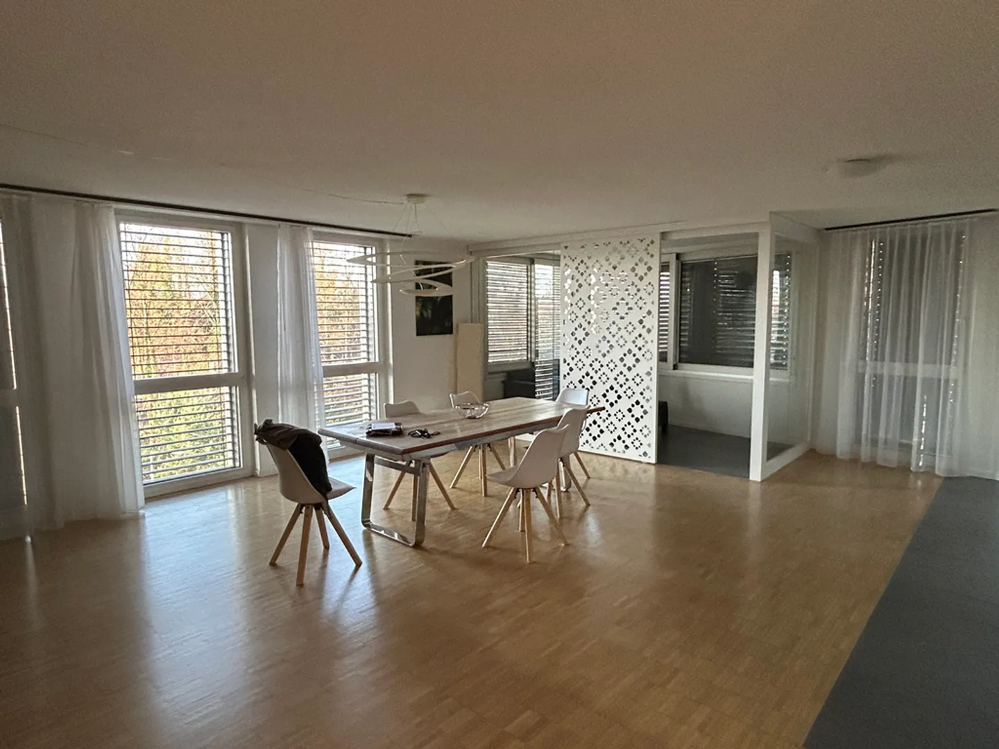 Appartement spacieux 4.5 pièces - Photo 3 sur 9