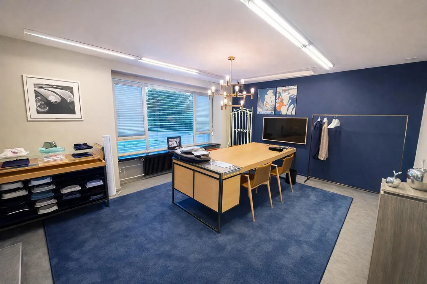 Versatile commercial space/workshop with showroom character for rent! - Photo 11 of 13
