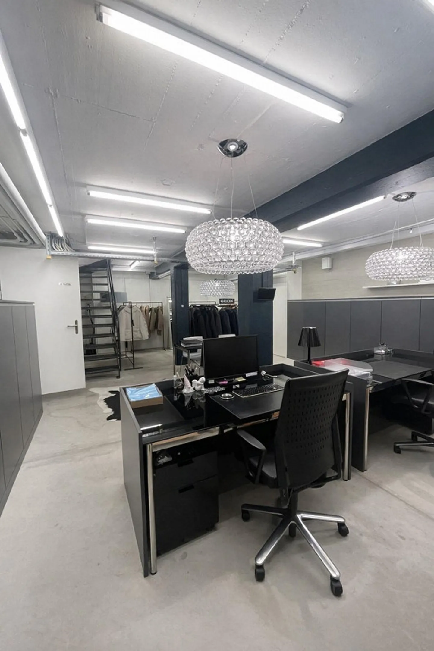 Versatile commercial space/workshop with showroom character for rent! - Photo 13 of 13