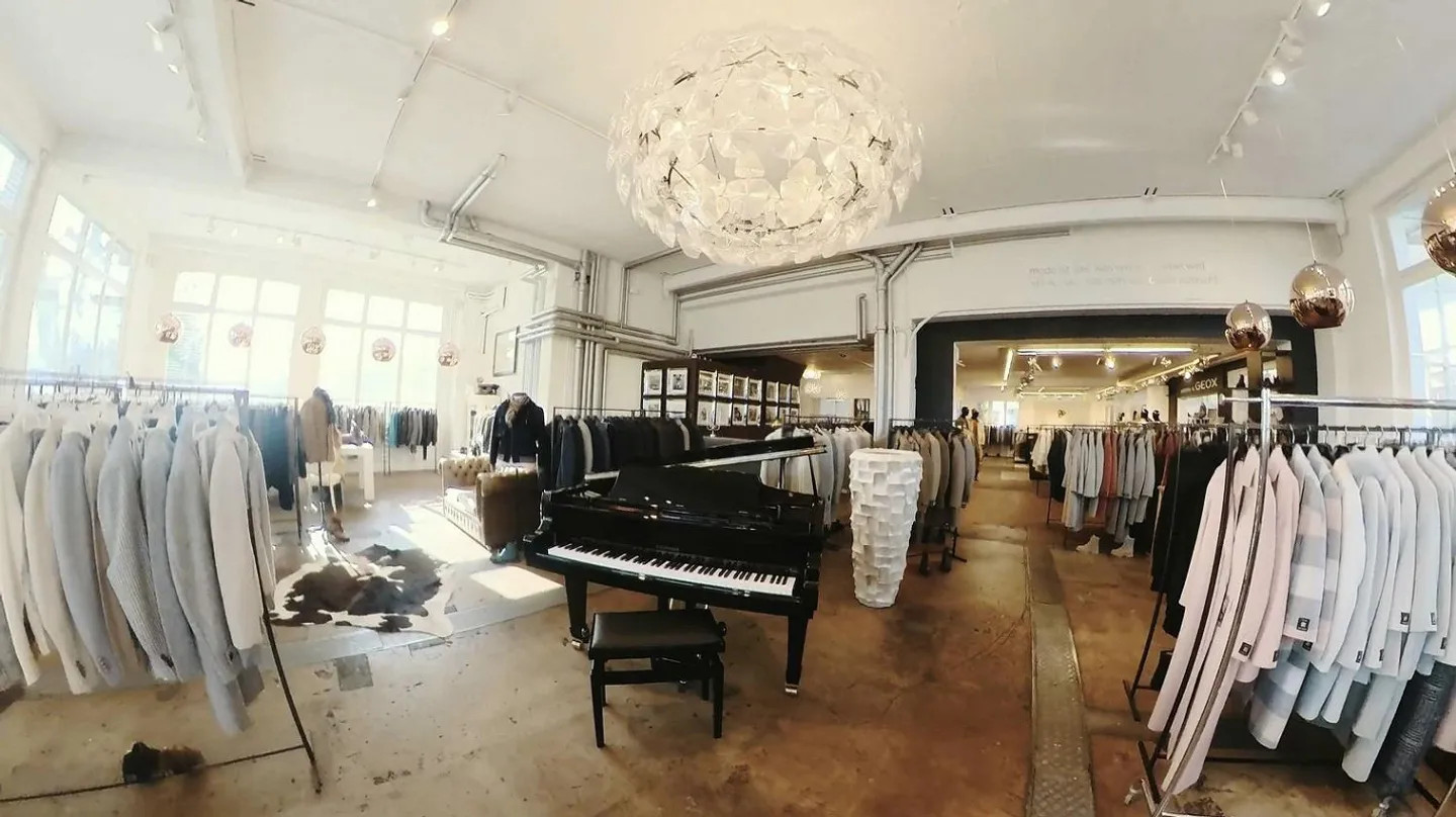 Versatile commercial space/workshop with showroom character for rent! - Photo 7 of 13