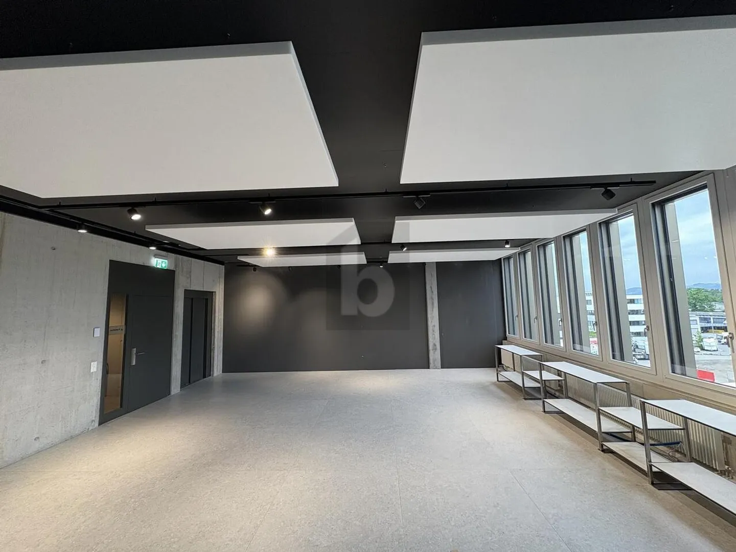 BUREAUX MODERNES DANS UN CENTRE D'AFFAIRES EN CROISSANCE - Photo 5 sur 6