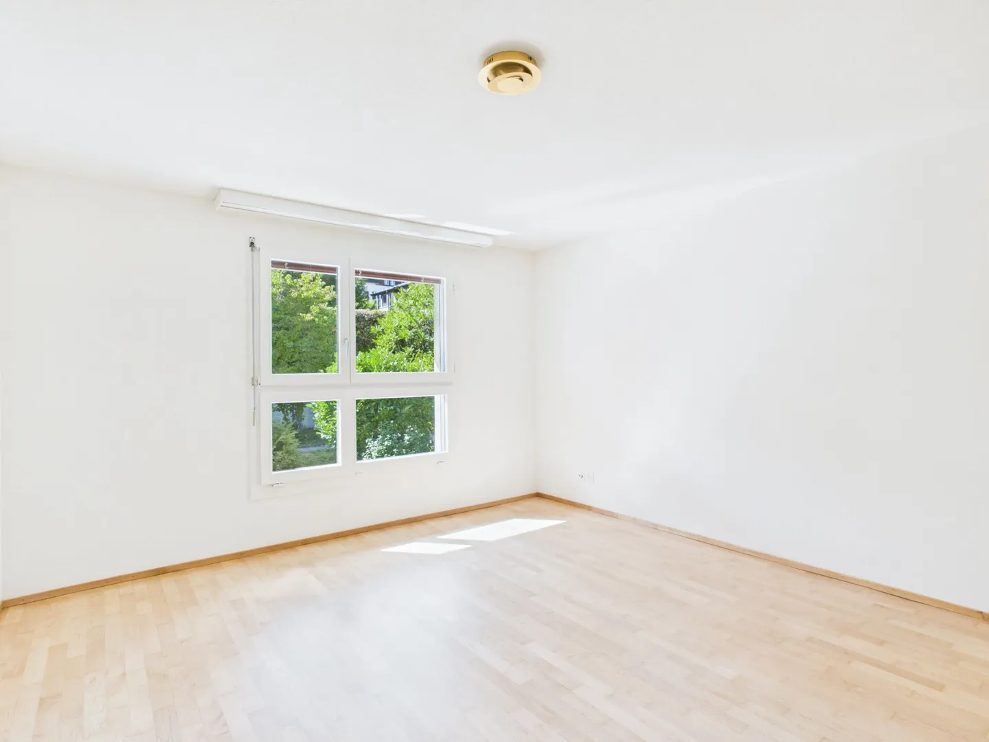 Geräumiges Reihenmittelhaus mit Garten - Foto 2 von 4