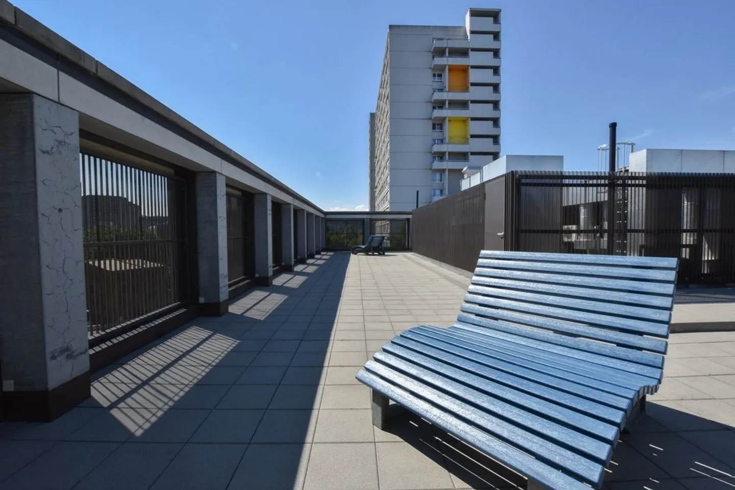 Moderno appartamento di 3 stanze con grande terrazza comune sul tetto - Foto 7 di 9