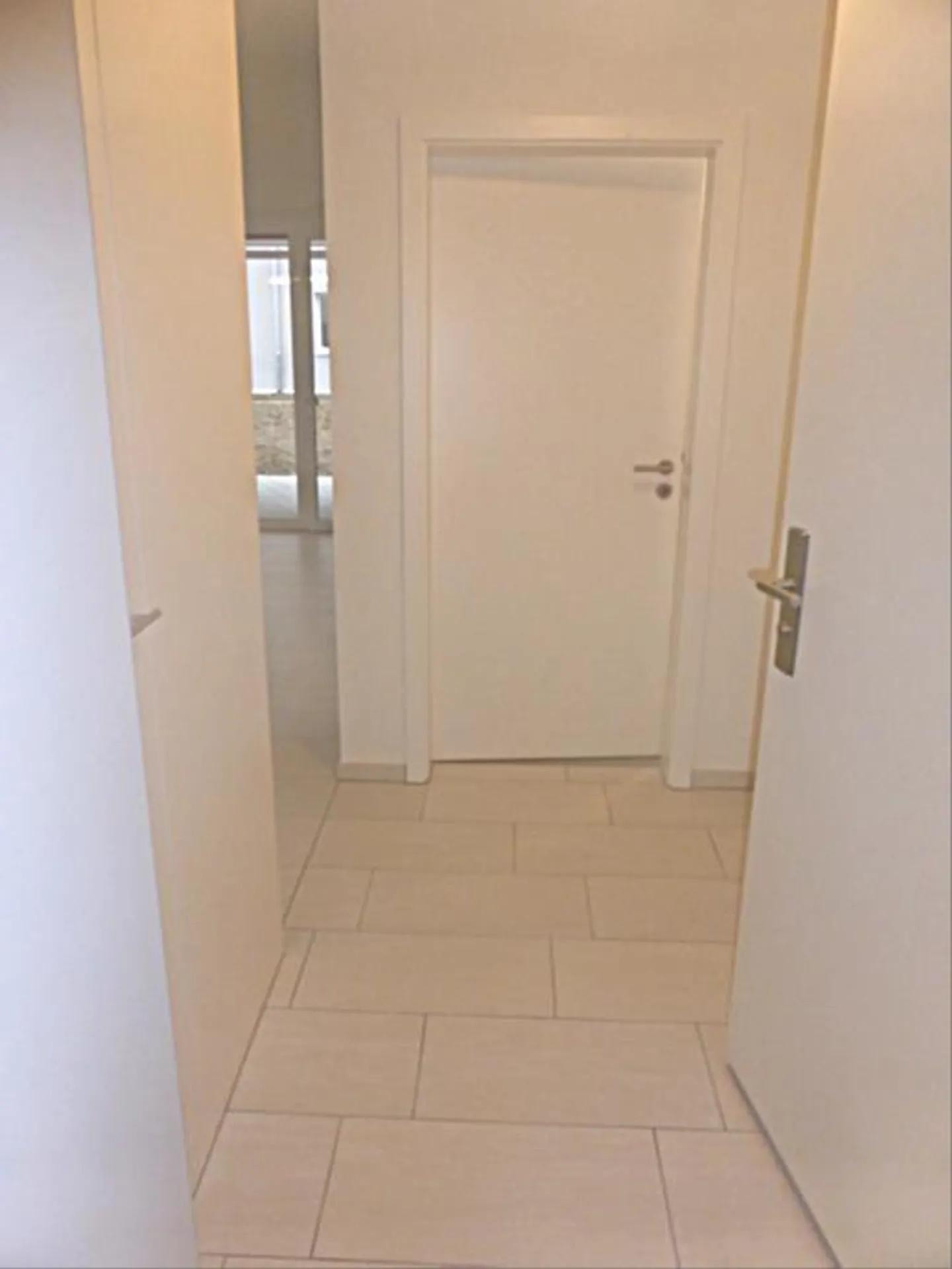 Beautiful 2.5-room apartment with large terrace - Photo 2 of 7