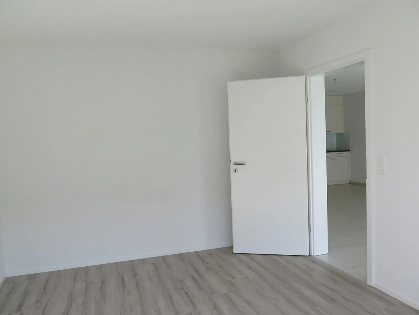Beautiful 2.5-room apartment with large terrace - Photo 4 of 7