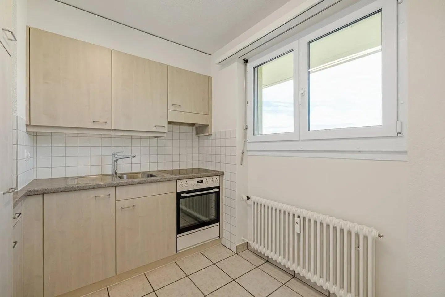 Petit appartement avec une vue magnifique dans un bon emplacement dans le quartier de Fraumatt - Photo 4 sur 6