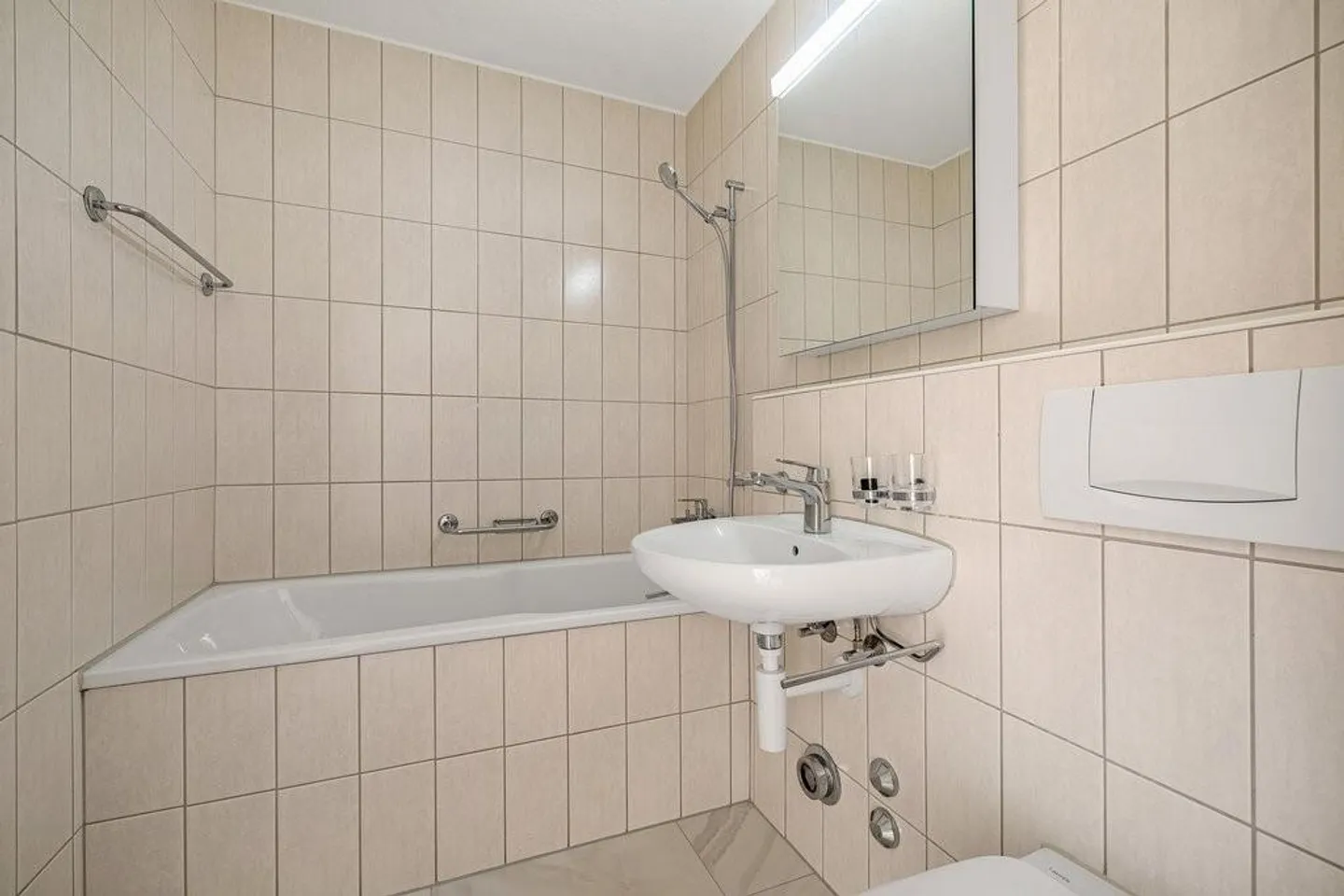 Petit appartement avec une vue magnifique dans un bon emplacement dans le quartier de Fraumatt - Photo 5 sur 6