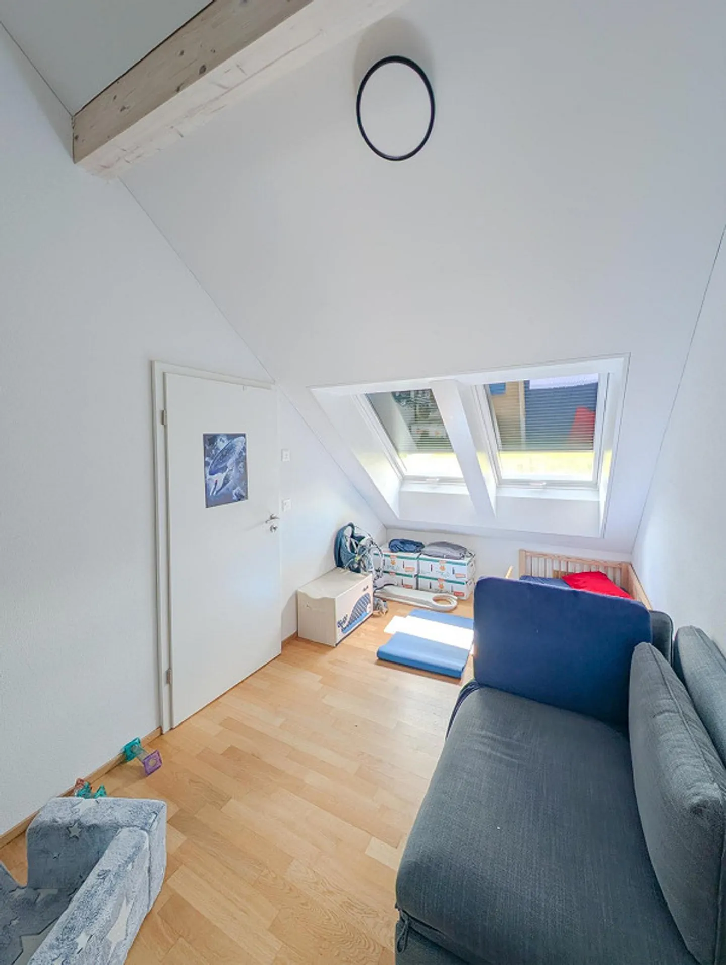 Well-maintained duplex penthouse with cozy loggia - Photo 5 of 9