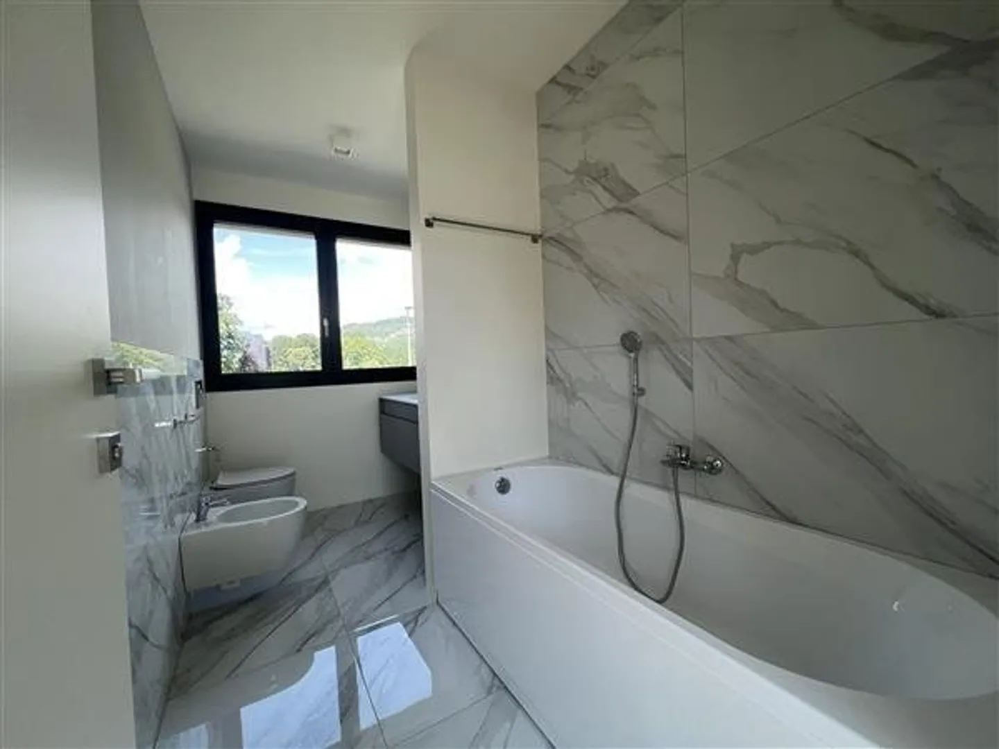 Caslano: Single-family house 4.5 rooms - Photo 9 of 10