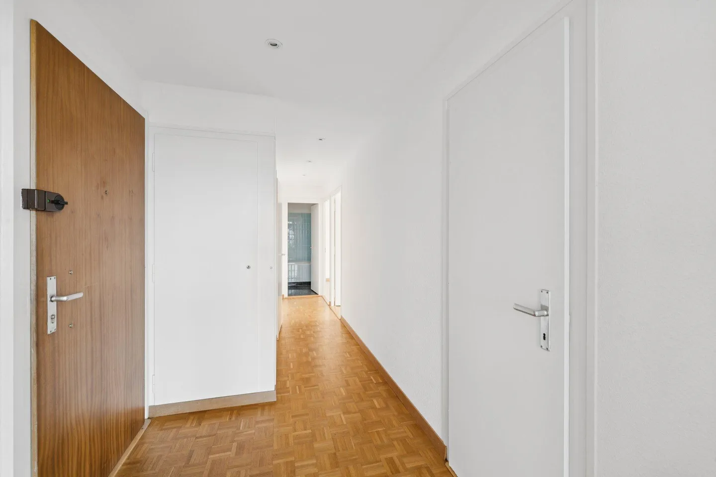 Spacious Apartment with Loggia - Photo 6 of 8