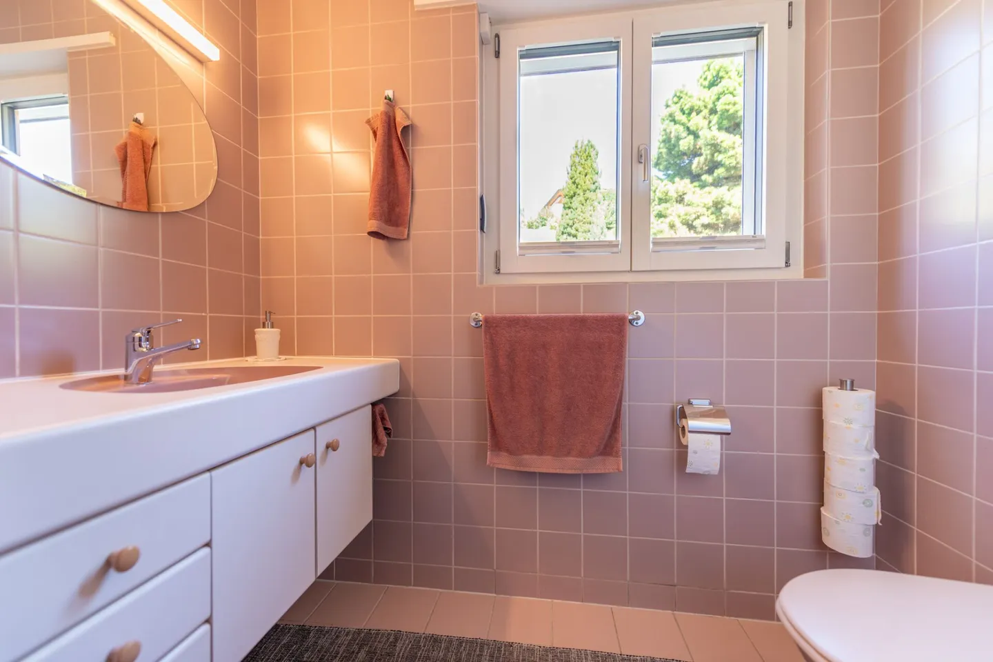 View, Space and Nature - Spacious Single-Family Home in Idyllic Location with Garden Paradise - Photo 13 of 34