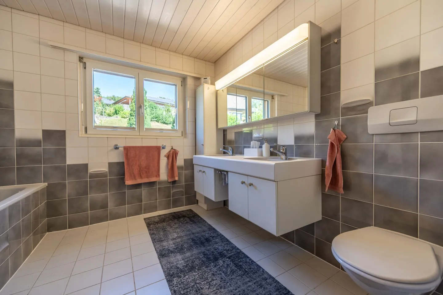 View, Space and Nature - Spacious Single-Family Home in Idyllic Location with Garden Paradise - Photo 16 of 34