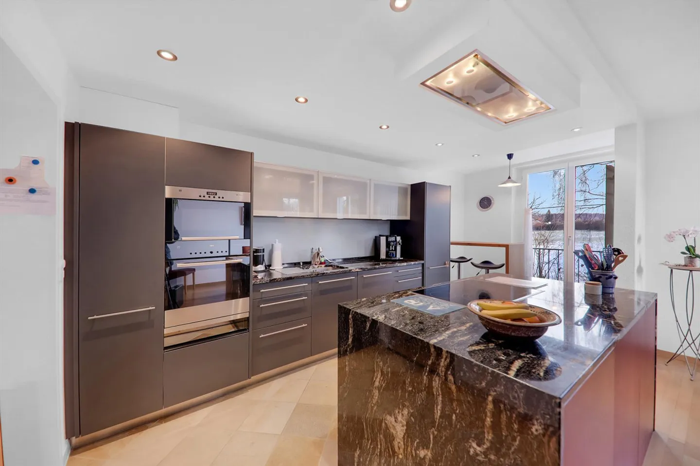 Plenty of Space for the Whole Family: 5 ½-Room Single-Family House in a Quiet Area - Photo 5 of 14