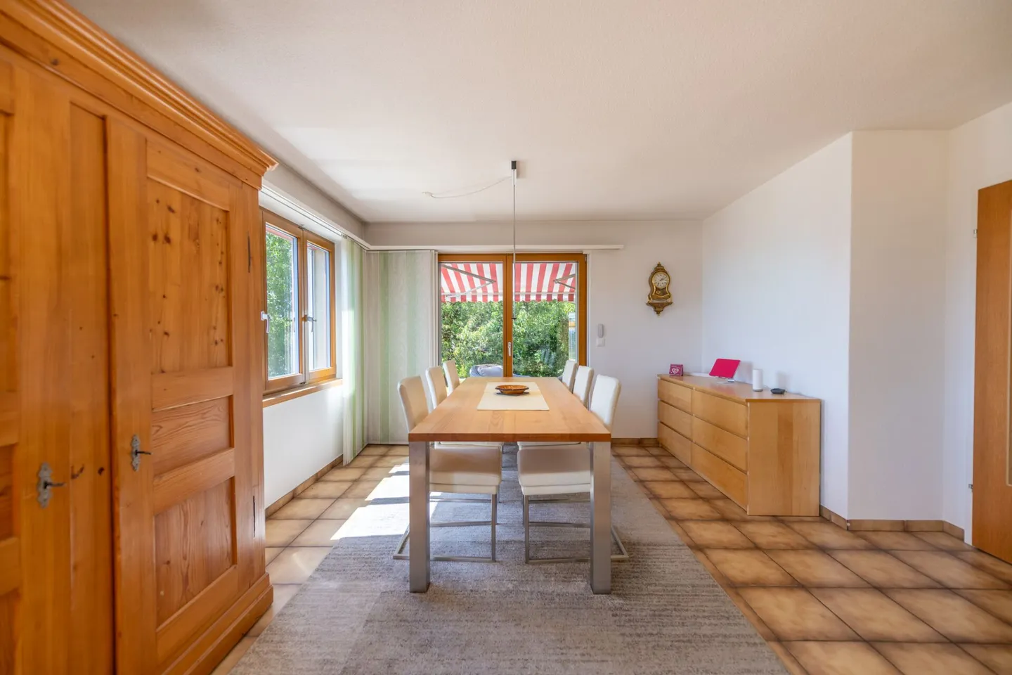 View, Space and Nature - Spacious Single-Family Home in Idyllic Location with Garden Paradise - Photo 6 of 34