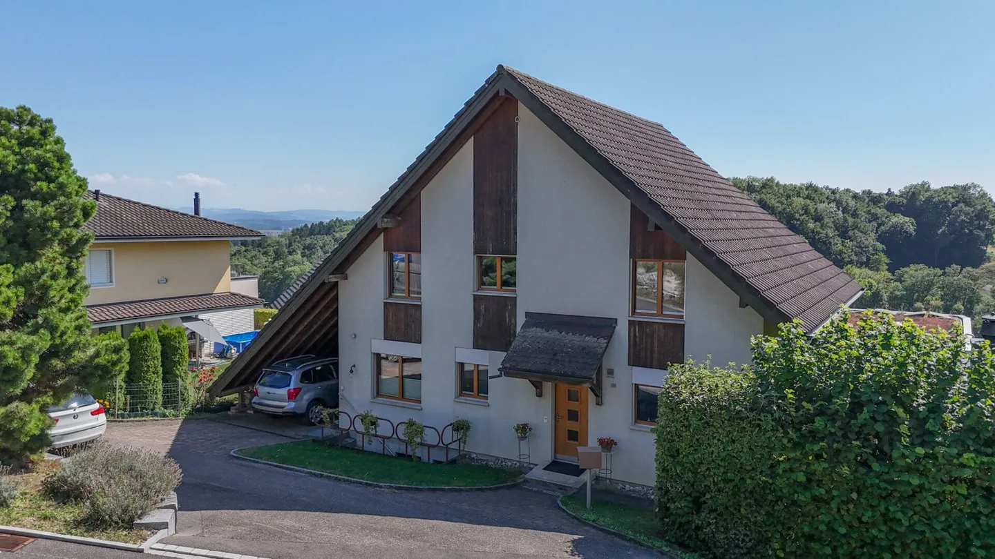 View, Space and Nature - Spacious Single-Family Home in Idyllic Location with Garden Paradise - Photo 31 of 34