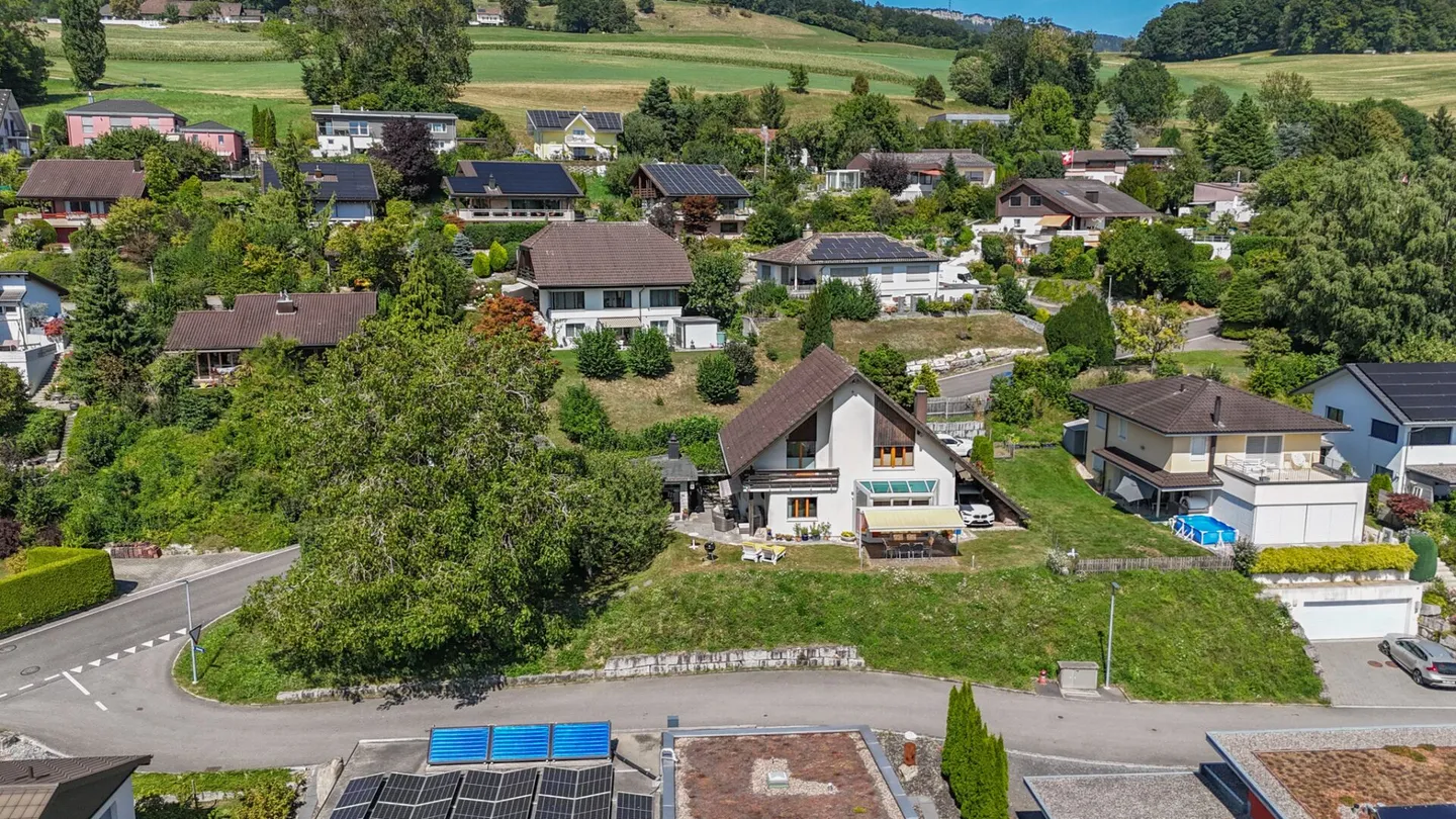 View, Space and Nature - Spacious Single-Family Home in Idyllic Location with Garden Paradise - Photo 33 of 34