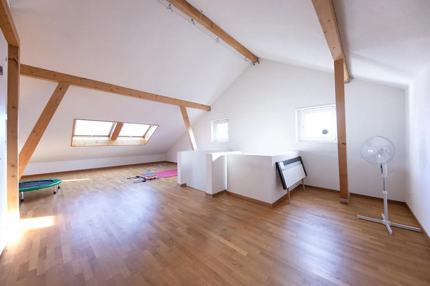 Plenty of Space for the Whole Family: 5 ½-Room Single-Family House in a Quiet Area - Photo 10 of 14