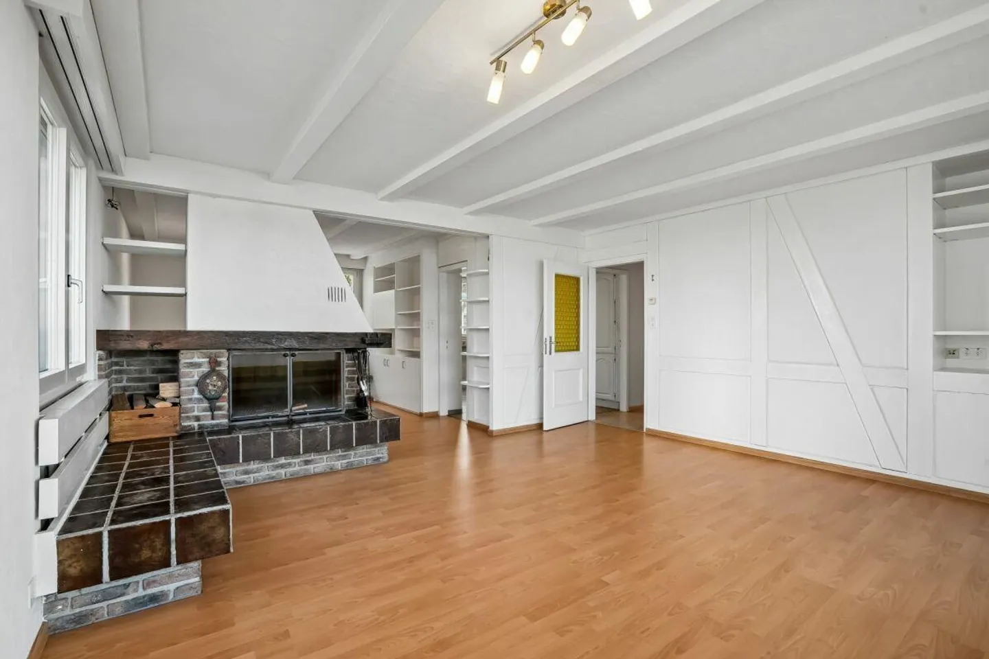 Grosszügiges Einfamilienhaus mit Einliegerwohnung und traumhaftem S... - Photo 4 sur 13