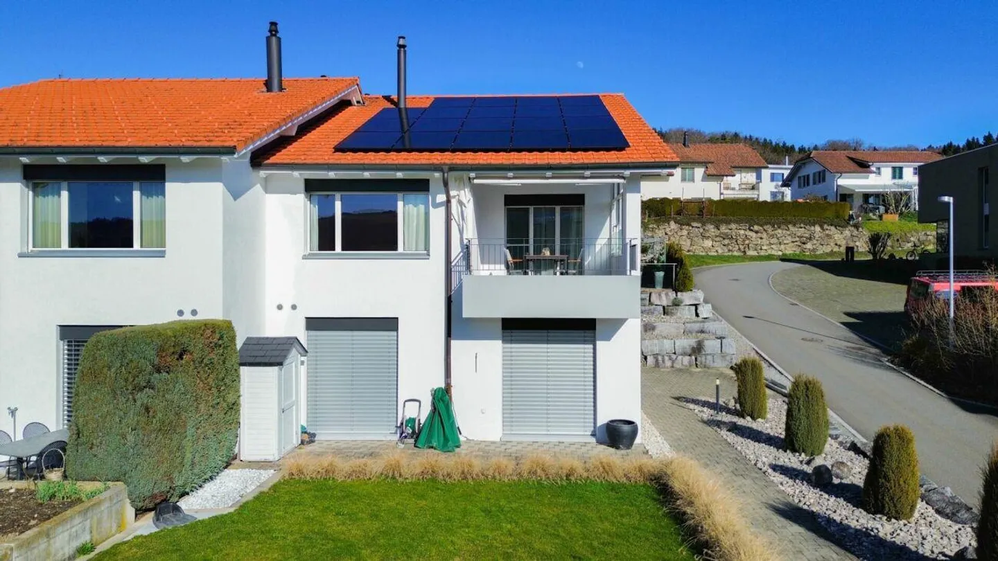 Charmantes Doppelhaus mit Garten - Foto 4 von 14