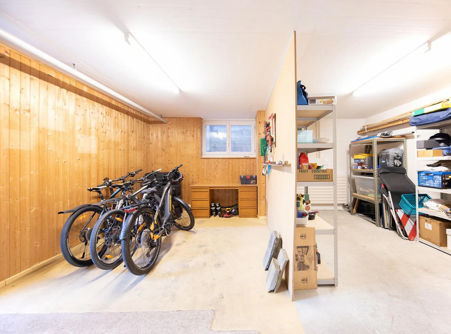 Plenty of Space for the Whole Family: 5 ½-Room Single-Family House in a Quiet Area - Photo 11 of 14