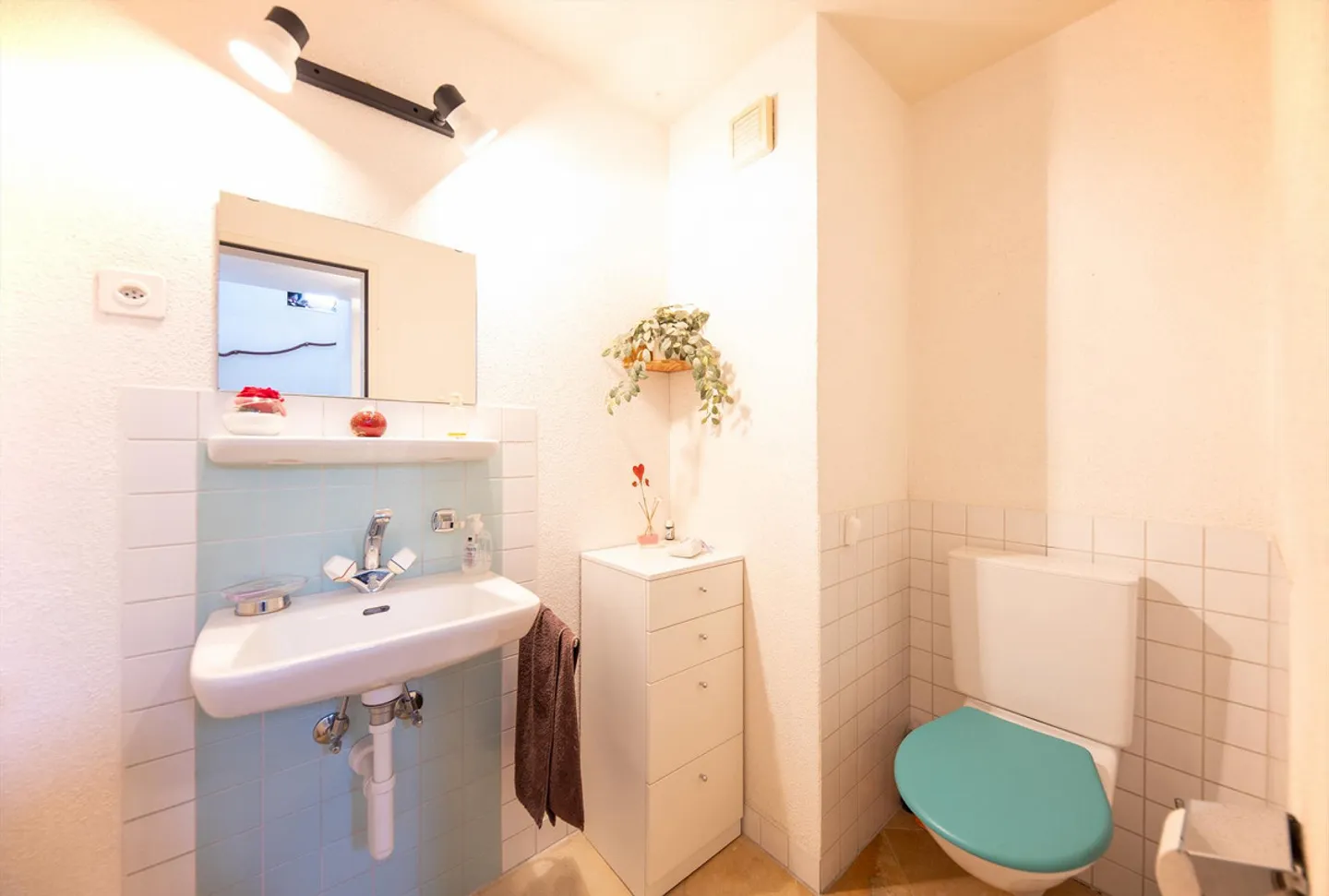 Plenty of Space for the Whole Family: 5 ½-Room Single-Family House in a Quiet Area - Photo 13 of 14