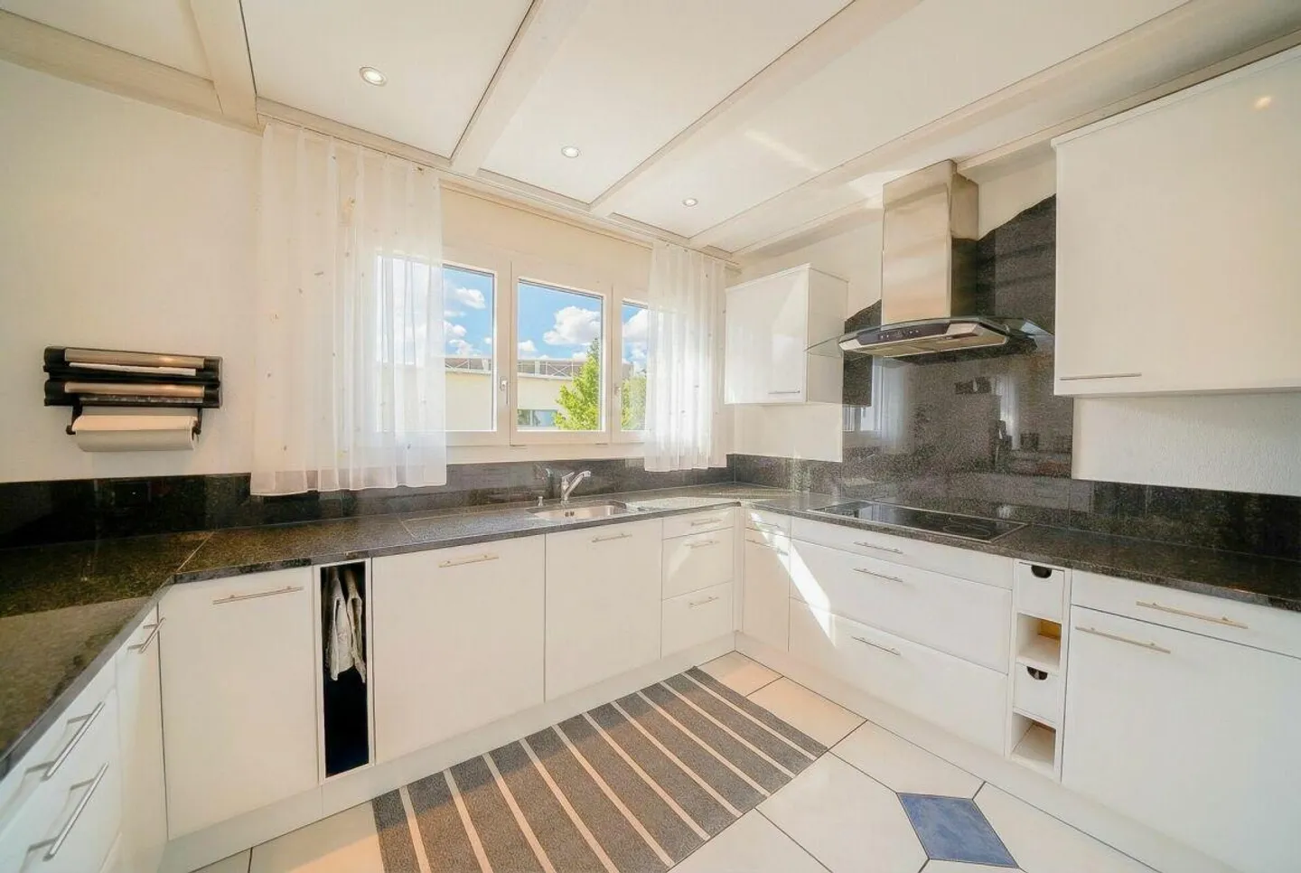 Charmantes Doppelhaus mit Garten - Foto 6 von 14