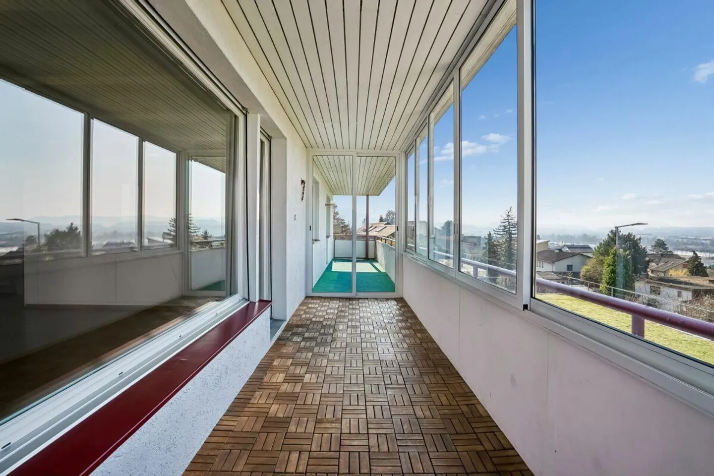 Grosszügiges Einfamilienhaus mit Einliegerwohnung und traumhaftem S... - Photo 8 sur 13