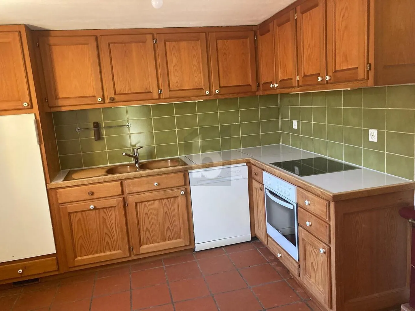 SPACIOUSNESS WITH A VIEW - Photo 3 of 6