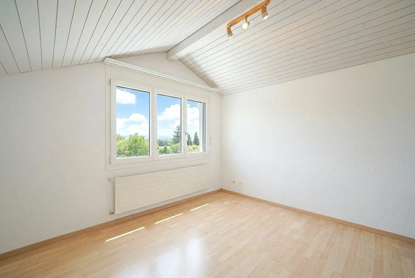 Charmantes Doppelhaus mit Garten - Foto 8 von 14