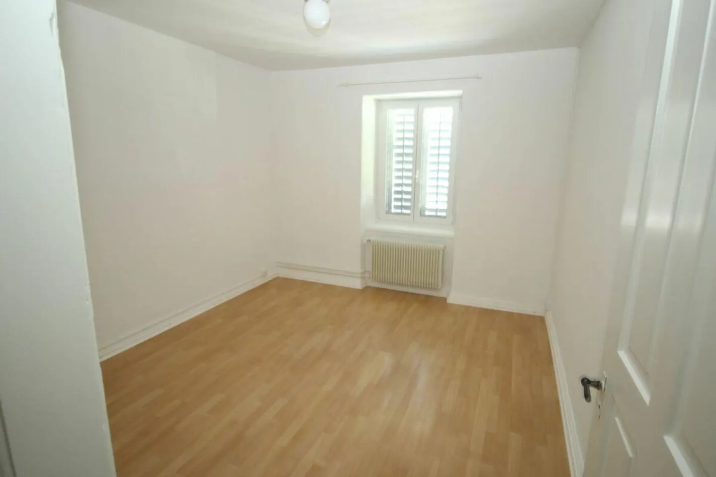 Charming small apartment, a few minutes walk from the train station - Photo 4 of 10