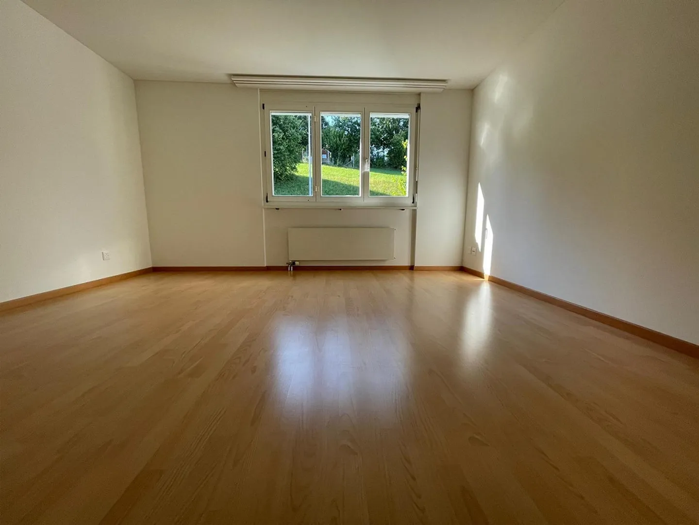 Bellissimo e luminoso appartamento di 3,5 stanze in affitto - Foto 9 di 11