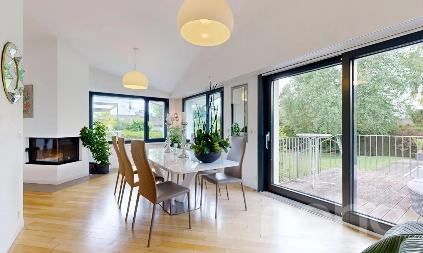 Geschmackvoll renovierte Villa, Garten, Schwimmbad und superbe Volumen - Foto 5 von 13