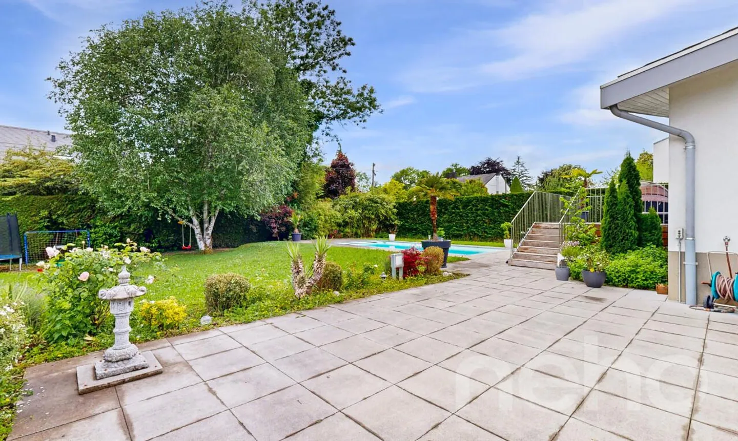 Geschmackvoll renovierte Villa, Garten, Schwimmbad und superbe Volumen - Foto 8 von 13