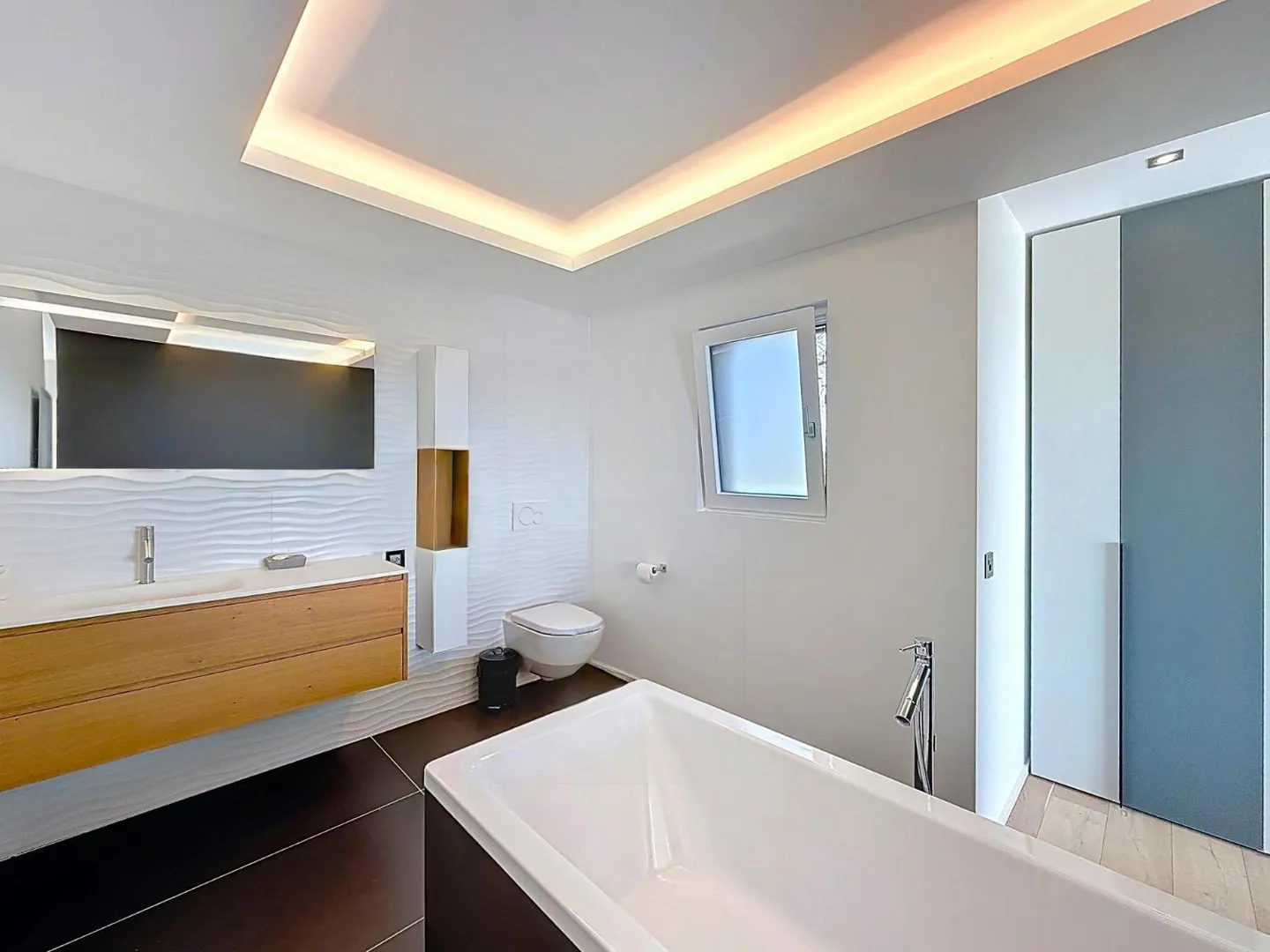 Lusso, Moderno e Vista Mozzafiato sul Lago! - Foto 8 di 12