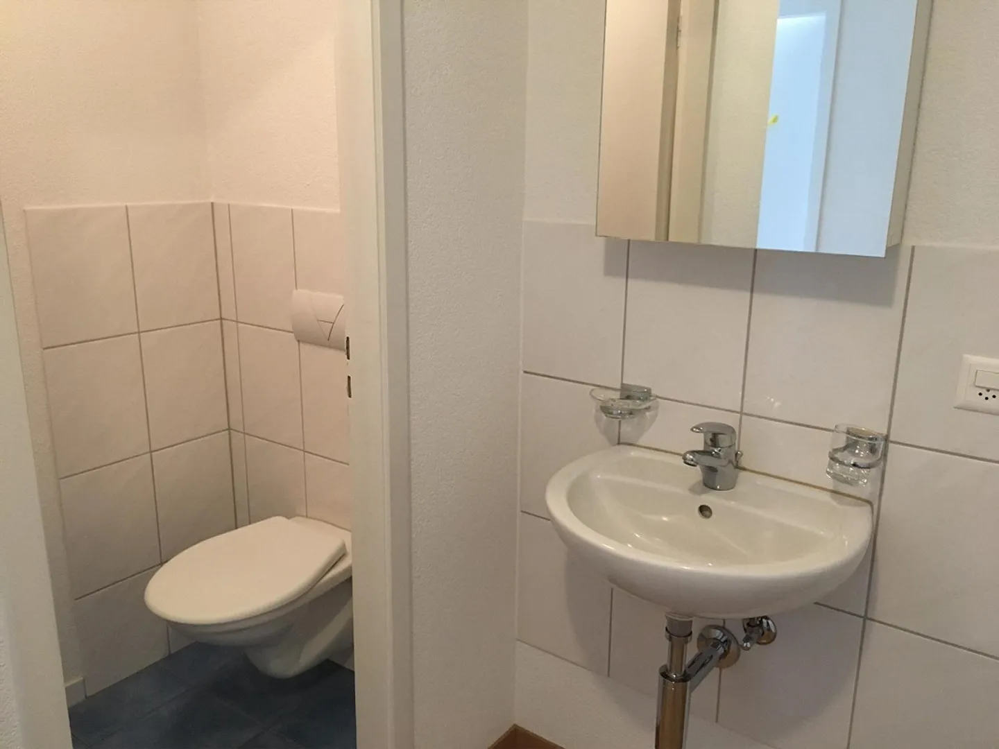 4 1/2-Room Apartment in a Quiet River Location in the Center - Photo 6 of 12