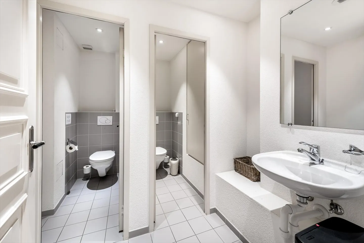 Spazio ufficio attraente nel Castello Rosso - Foto 11 di 13