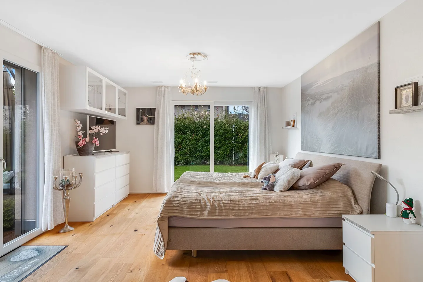 Luxurious Garden Apartment with all Extras! - Photo 15 of 20