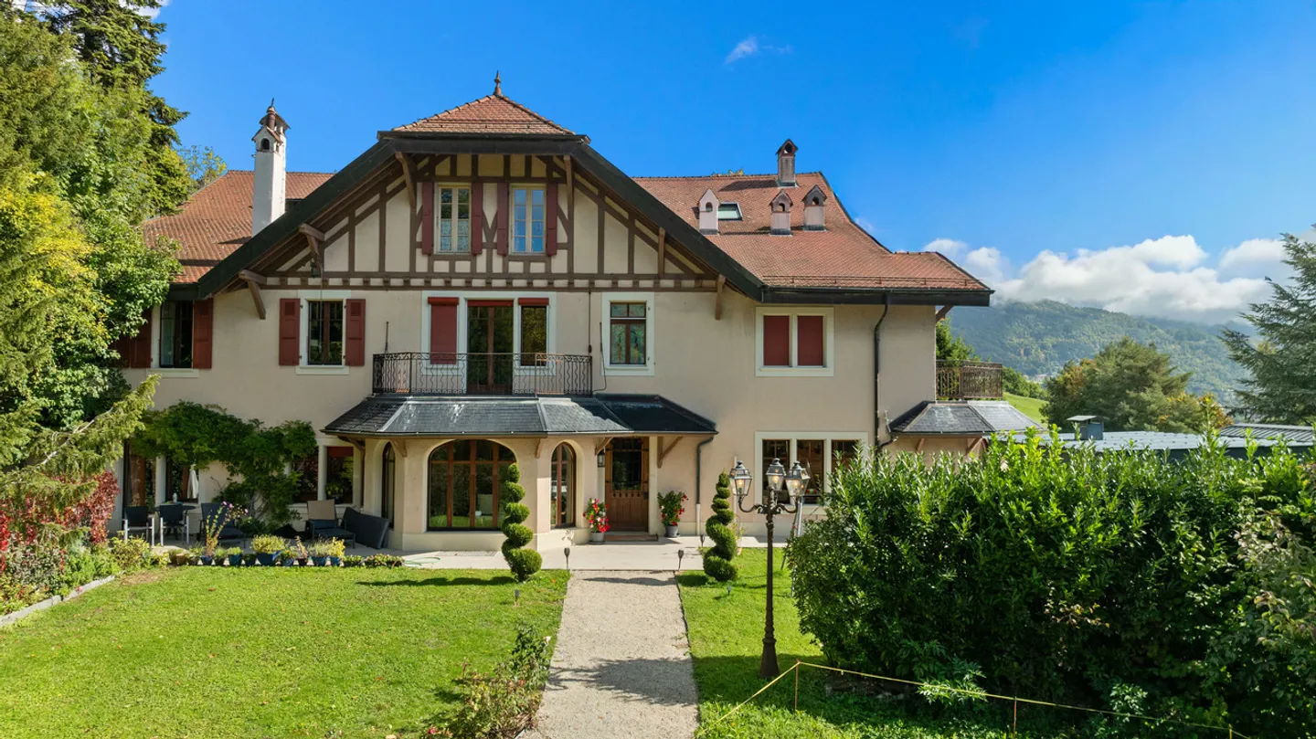 Exceptional estate overlooking the Riviera, spectacular view of the Lake - Photo 2 of 13