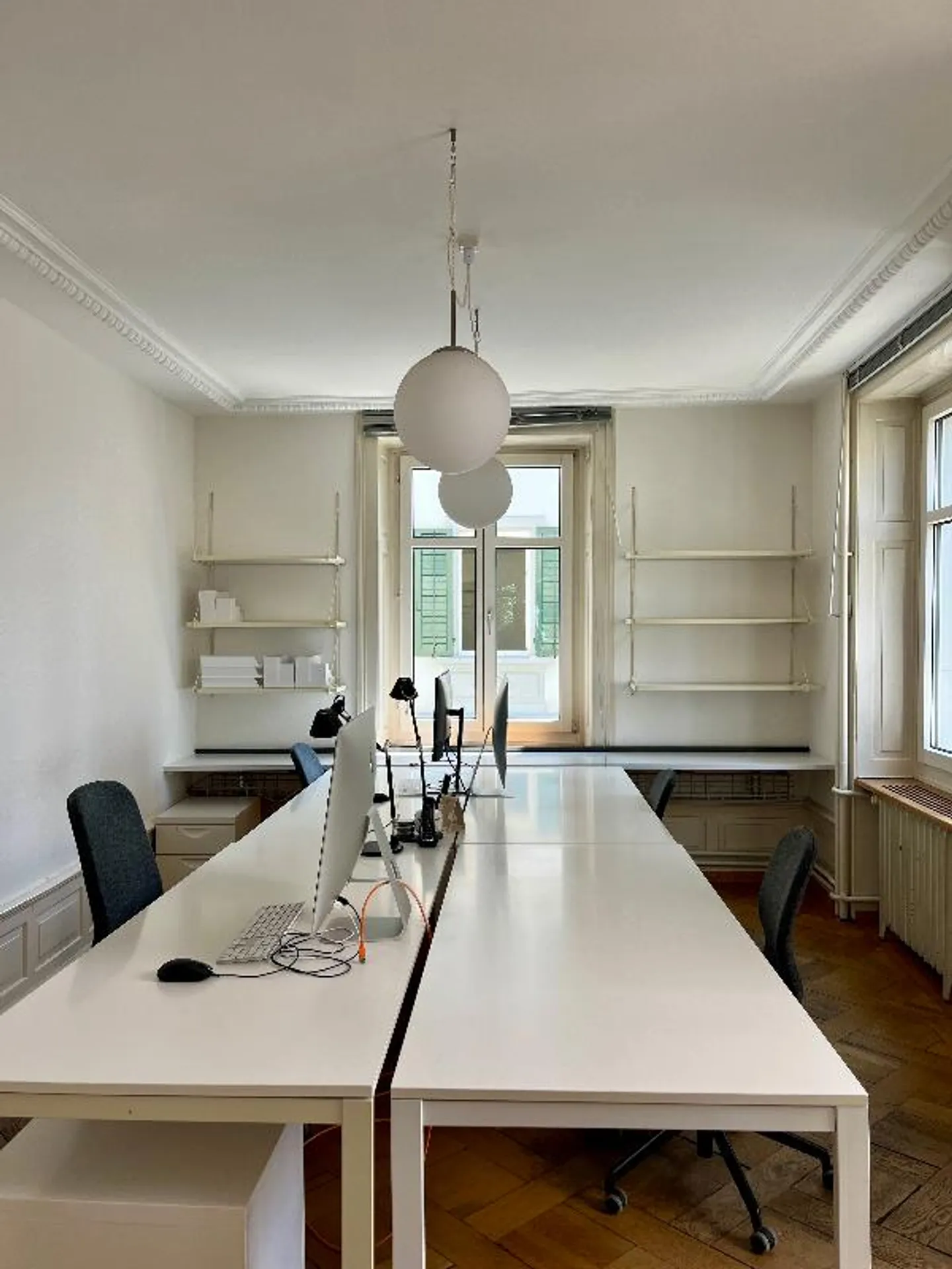 Bureau - Photo 1 sur 2