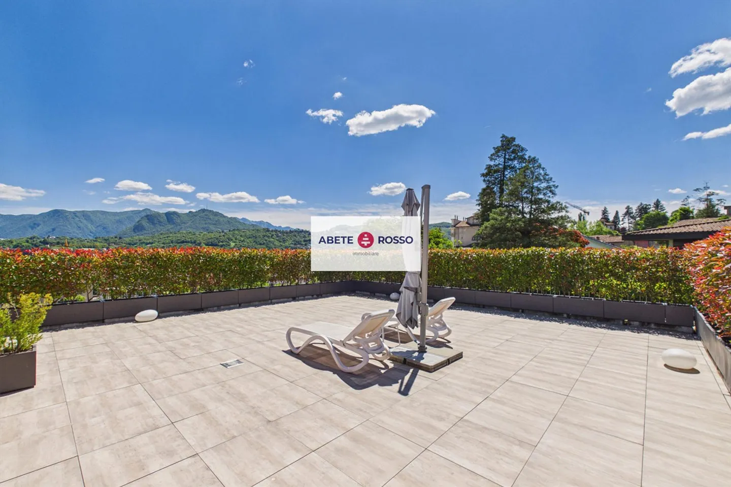 Stupendo attico con 4,5 stanze, grande terrazza e comfort moderni. - Foto 4 di 29