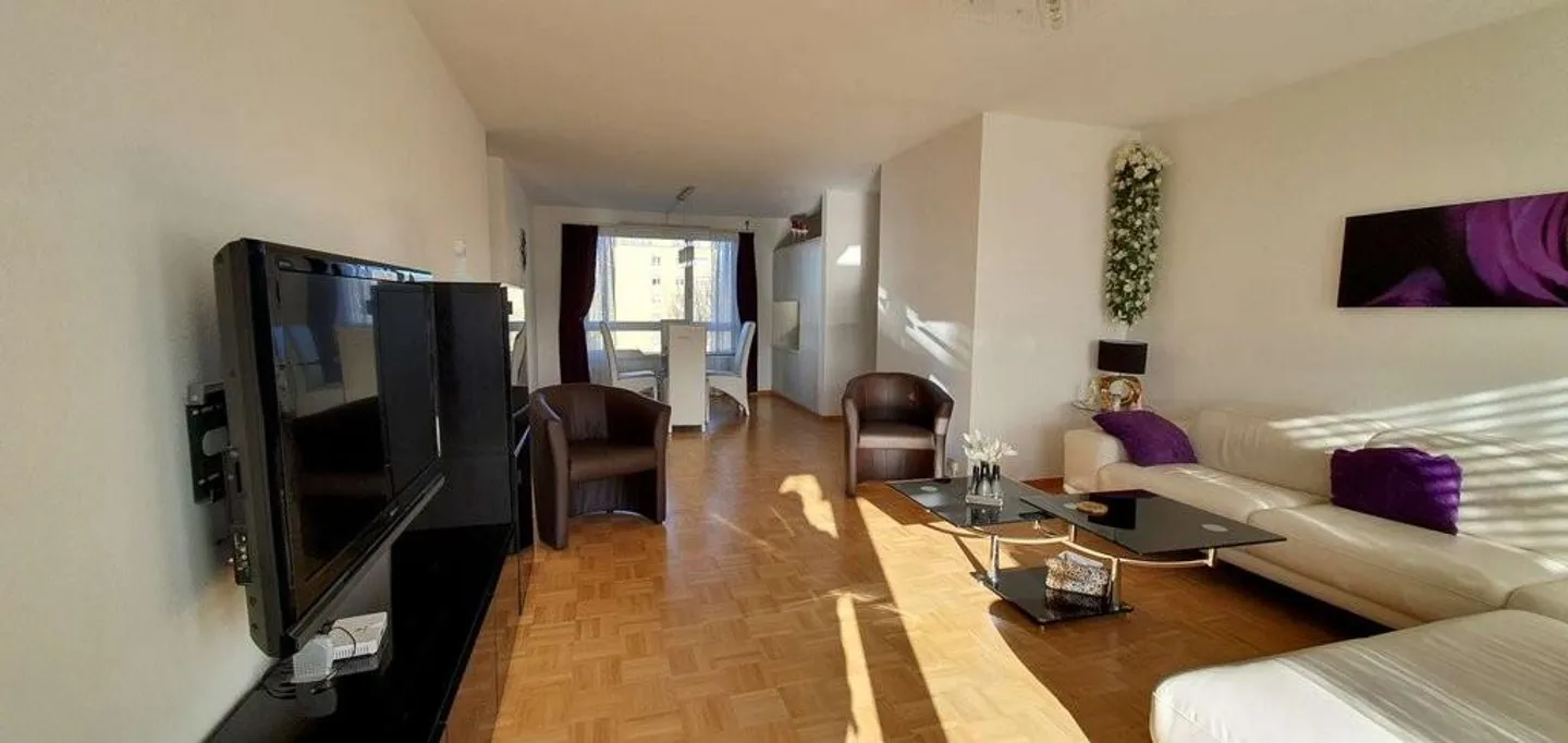 Incantevole appartamento di 3,5 locali con bella vista libera! - Foto 2 di 9