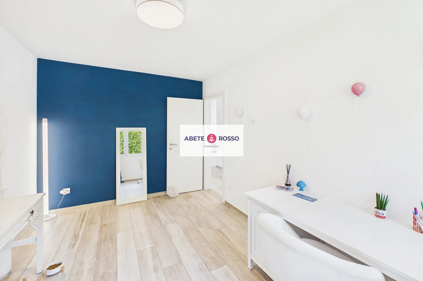Stupendo attico con 4,5 stanze, grande terrazza e comfort moderni. - Foto 23 di 29