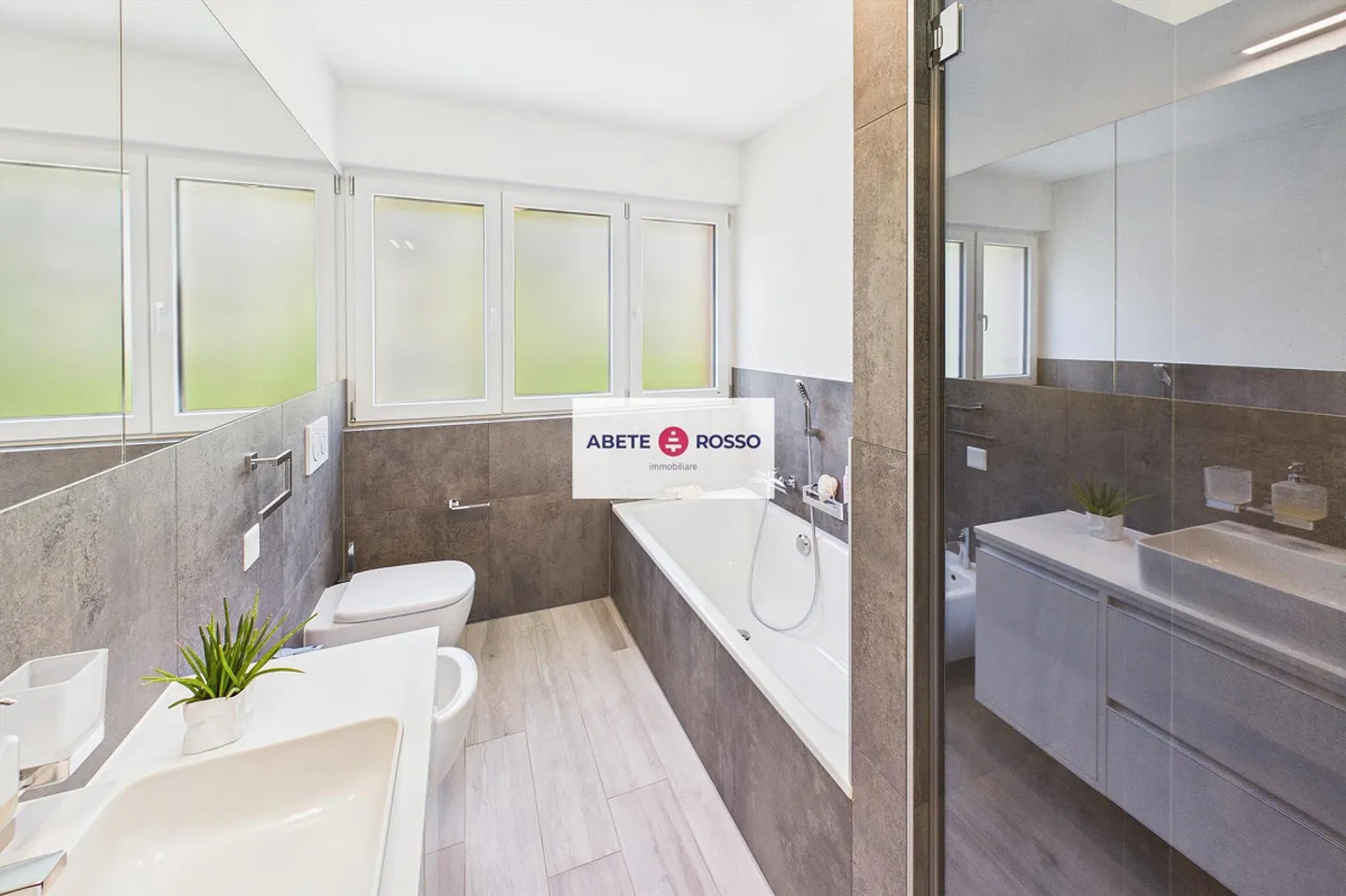 Stupendo attico con 4,5 stanze, grande terrazza e comfort moderni. - Foto 24 di 29
