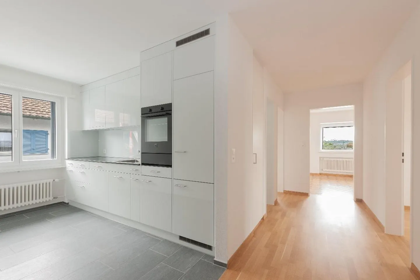 Bright 3-room apartment with balcony in Oberwinterthur - Photo 3 of 8